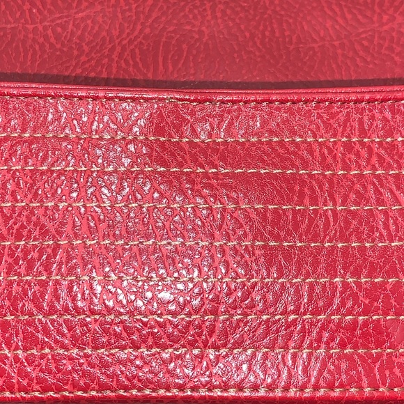 Matt & Nat Red Shoulder Bag - Picture 4 of 7